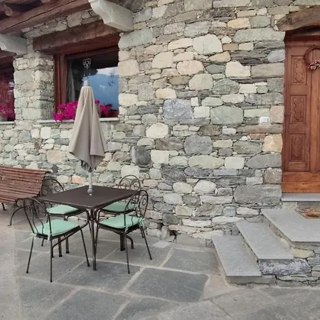 A Due Passi Da... Apartment Aosta Exterior photo